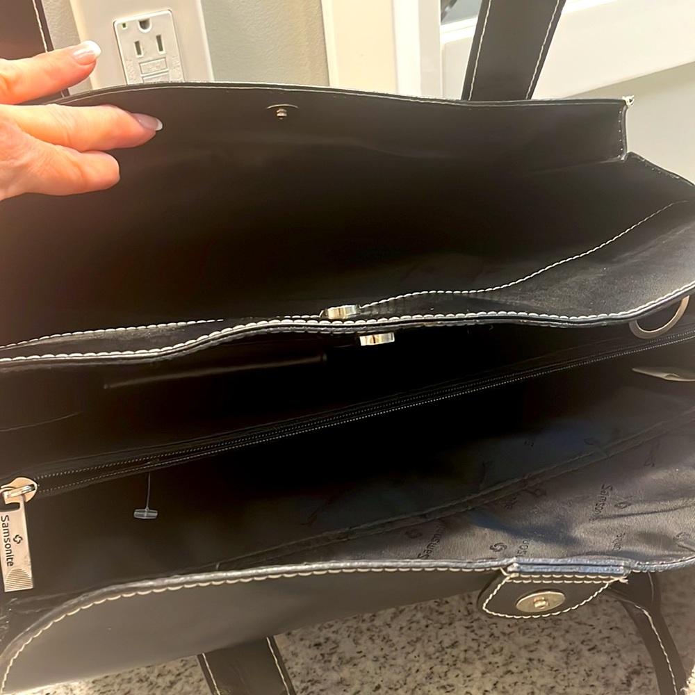 Samsonite Briefcase Euc - image 3